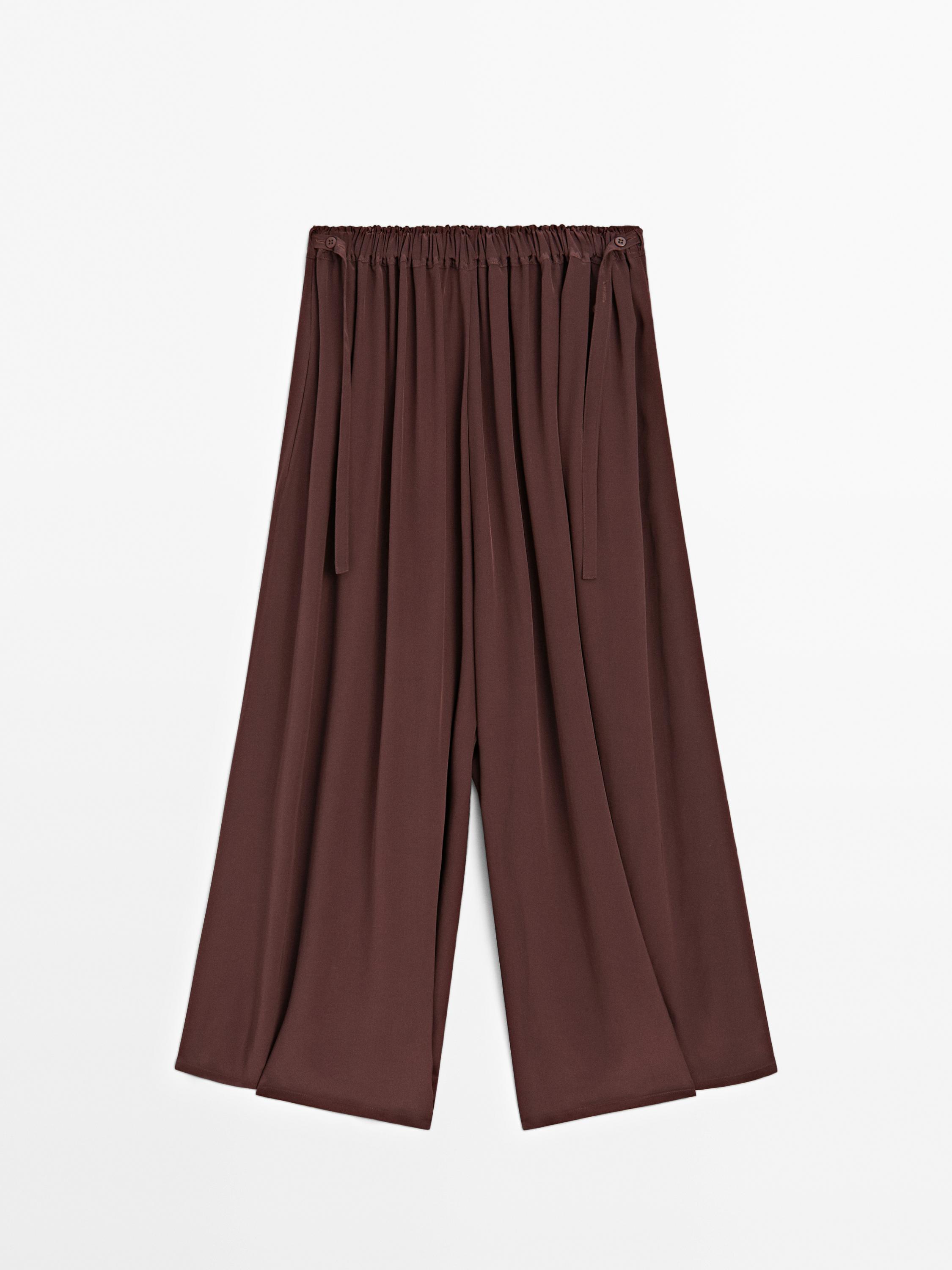 Flowing technical fabric skirt